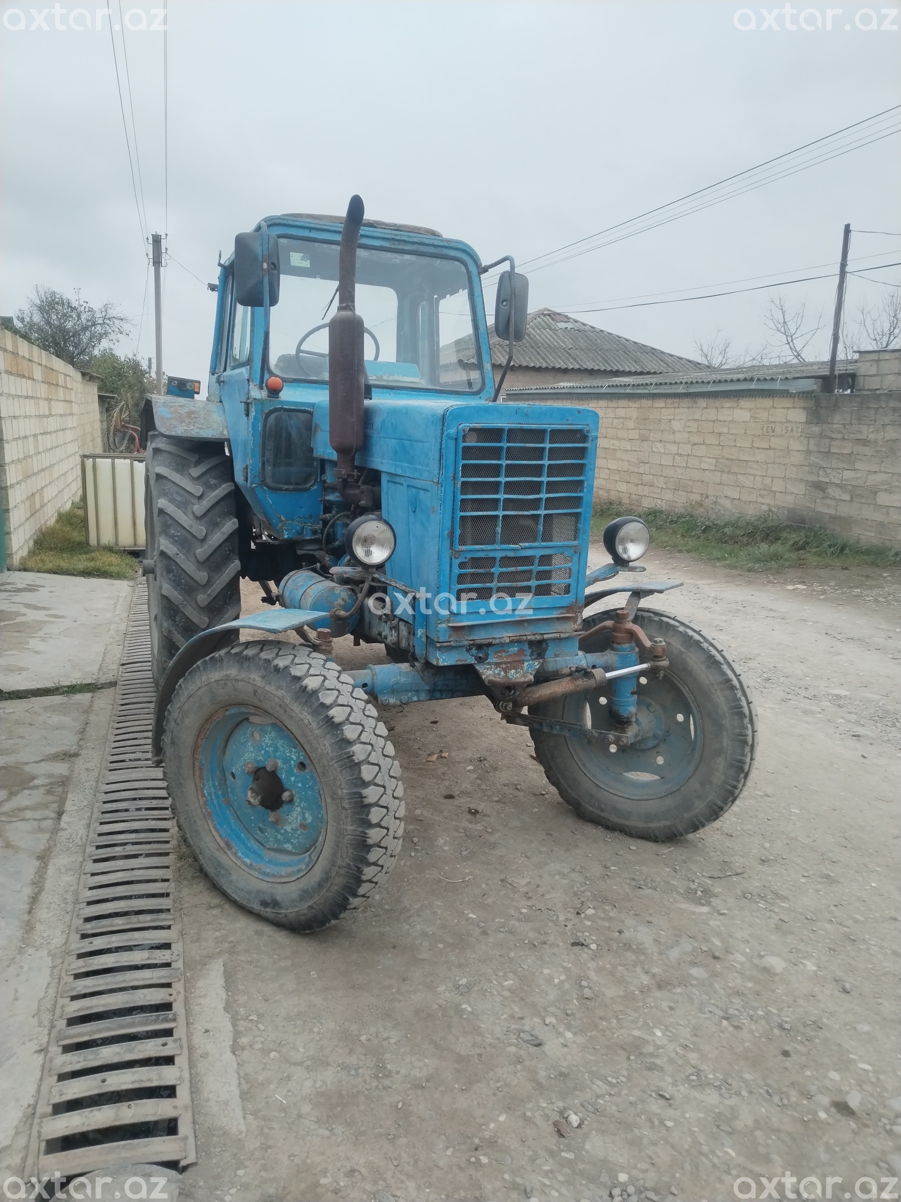 Traktor t-80 satılır